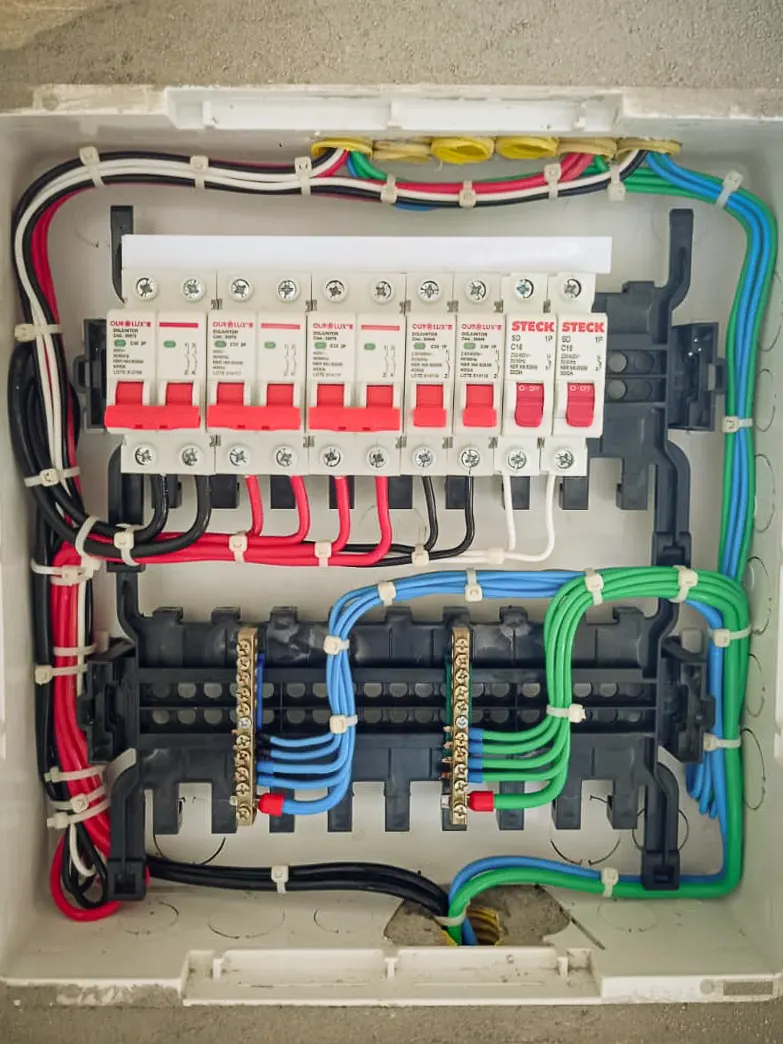 Instalação de quadro de disjuntores